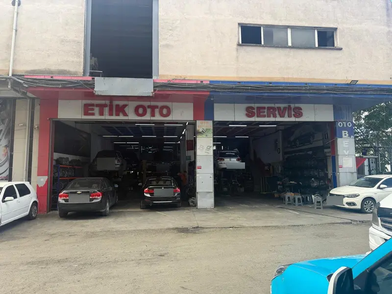 Etik Oto Servis dükkânının ön cephesi, Haramidere Sanayi Sitesi