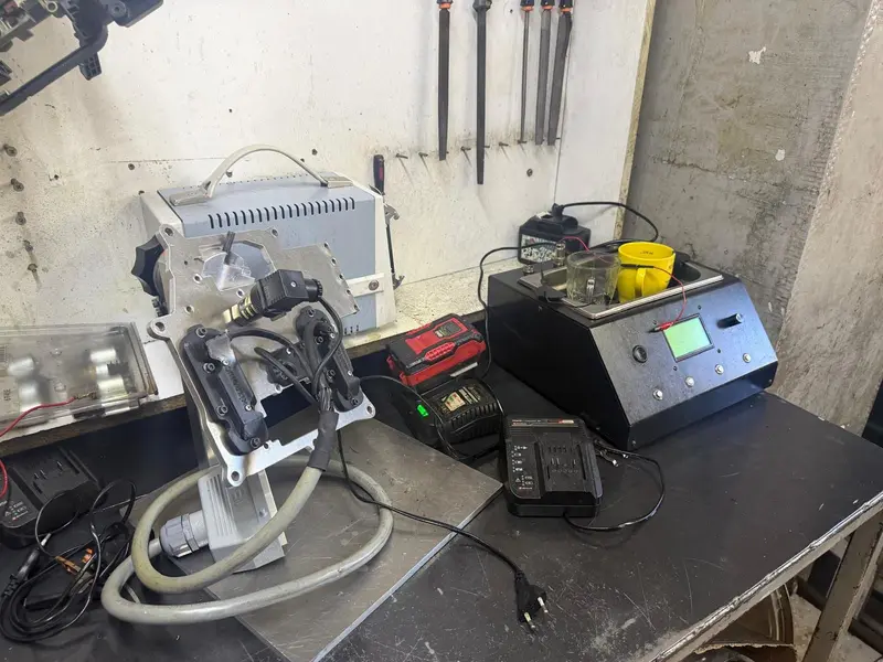 Mekatronik ünite test düzeneği ve test cihazı